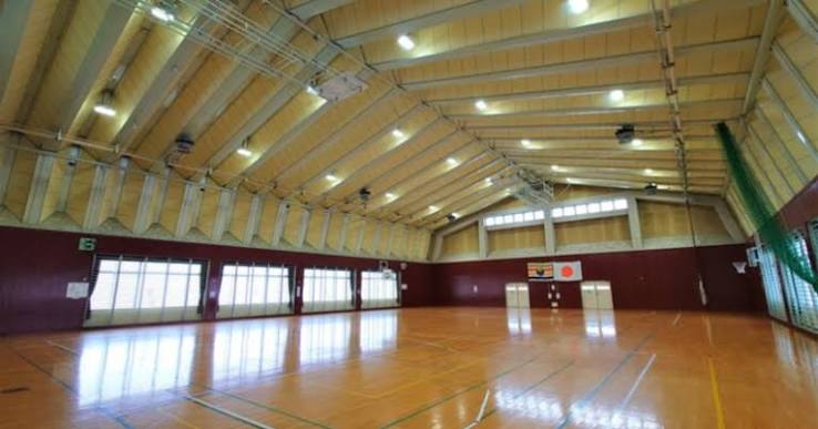 体育館 バドミントン練習・試合風景
