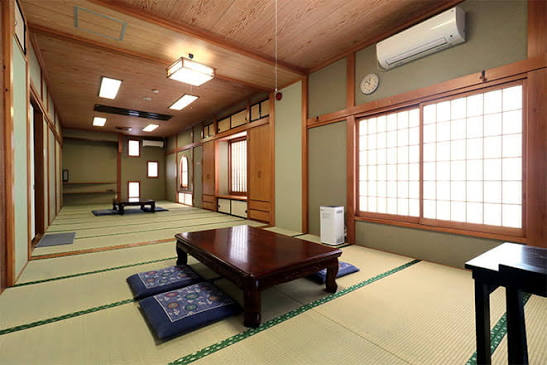 落ち着いた雰囲気の客室和室